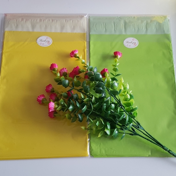 50 pcs Yellow Green Poly Mailers 6,5"x9.5" Inch - Picture 2 of 4
